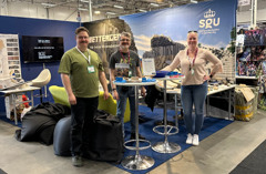SGU:s personal i monter på comic con 2025
