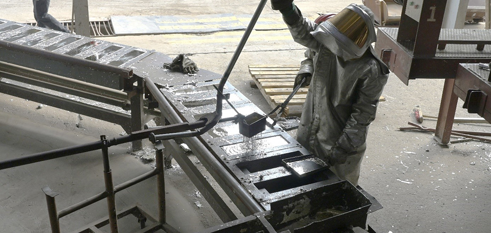 Casting-of-tin-ingots-at-LuNa-Tin-Smelter-plant.jpg