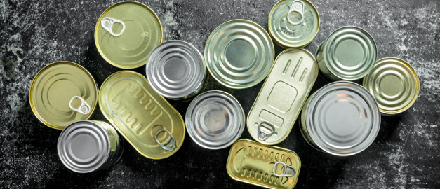 Flera aluminiumburkar sedda från ovan