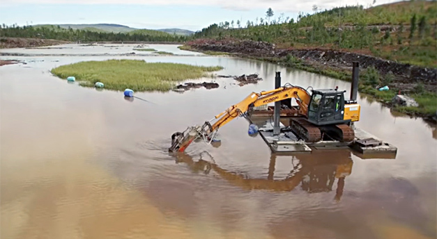 Muddring-av-slambass&auml;ngen-vid-Sv&auml;rttr&auml;skgruvan.jpg