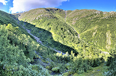 Berg med spår av erosion