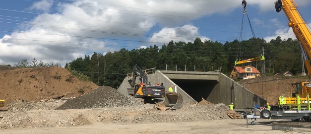 Byggande av en bro. Foto.