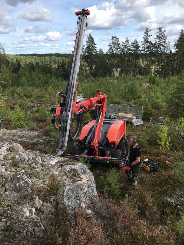 Provtagning i ansluting till j&auml;rnv&auml;gen 1.jpg
