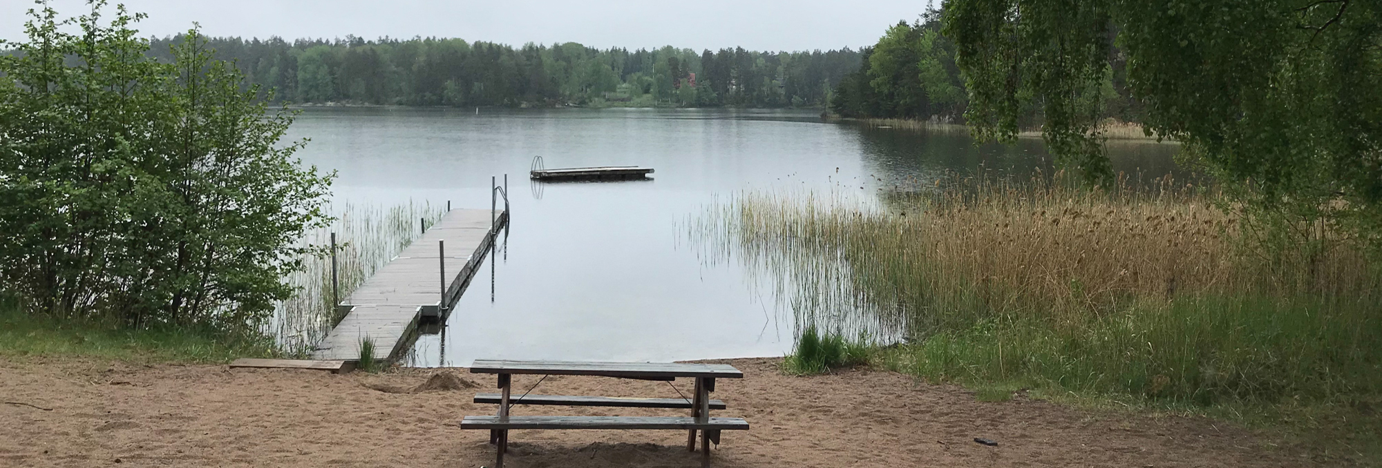 Badplatsen vid sjön Återvallsträsket där grundvattenmagasinet Återvallsträsket är beläget, Uppland. Badplatsen vid sjön Återvallsträsket där grundvattenmagasinet Återvallsträsket är beläget, Uppland.