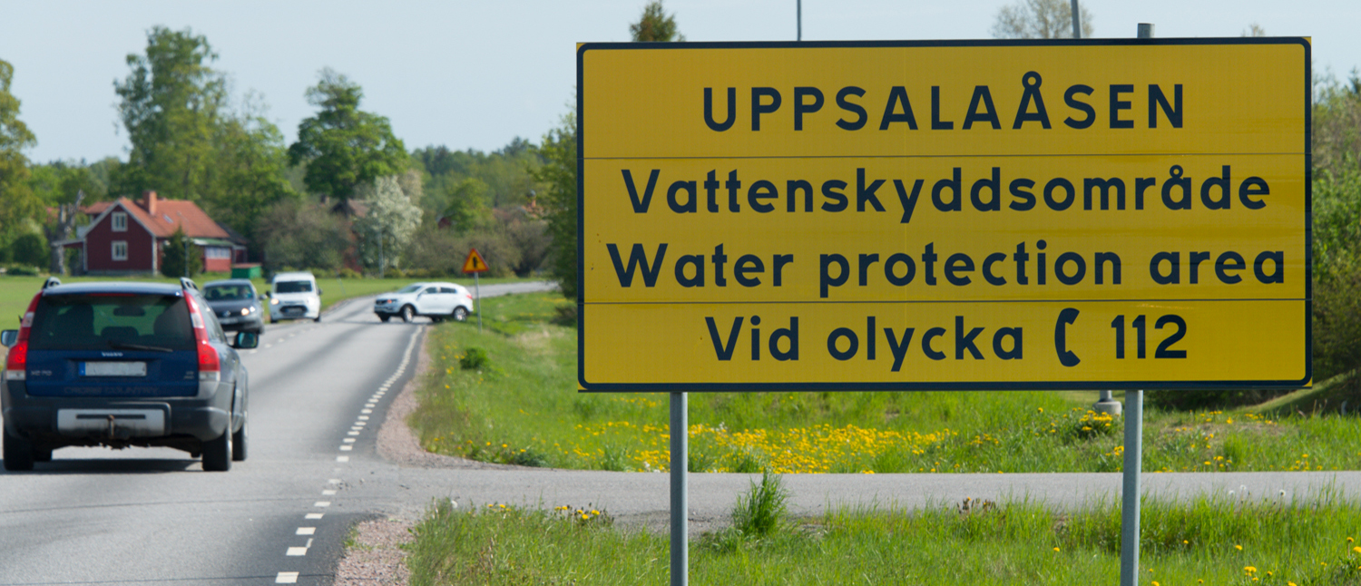 Skylt för vattenskyddsområde. Skylt för vattenskyddsområde.