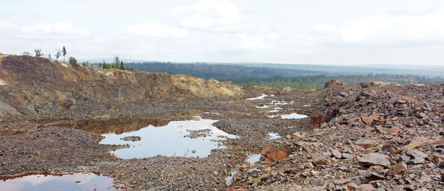 Ett foto över ett område med gruvavfall i Sverige. Ett foto över ett område med gruvavfall i Sverige.