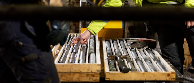 Lådor med borrkärnor.