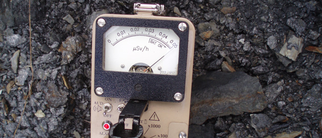 Ett mätverktyg på alunskiffer.