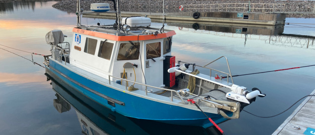 Foto av undersökningsfartyget Ugglan i hamn. Foto av undersökningsfartyget Ugglan i hamn.