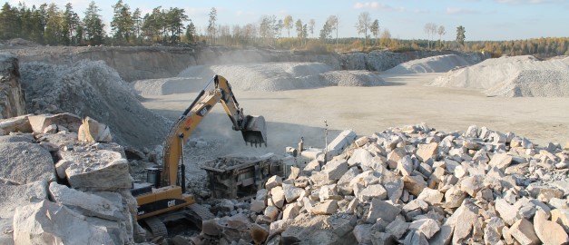 Produktion av ballast i Löt, Åkersberga. Produktion av ballast i Löt, Åkersberga.